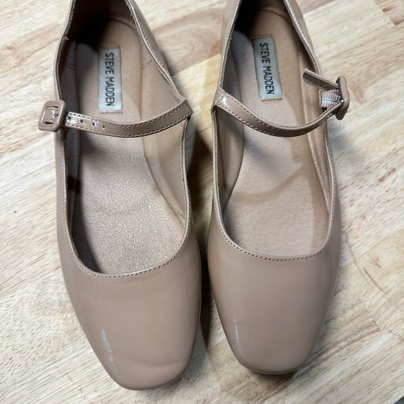Steve Madden Women's Beige Mary Jane Flats - Picture 1 of 4